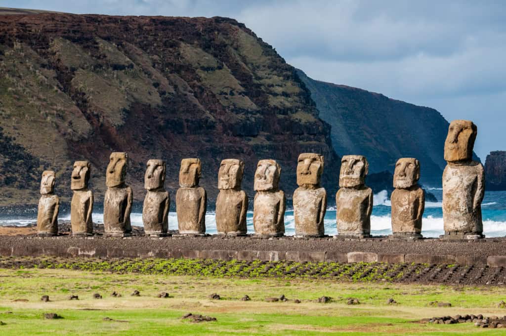 A descoberta acidental na Ilha de Páscoa que está revolucionando a medicina A Ilha de Páscoa é conhecida por suas estátuas de pedra com rostos gigantes no topo. Mas o local guarda mais maravilhas do que essa: décadas atrás, pesquisadores estudaram a ilha e encontraram uma bactéria que poderia revolucionar a medicina. A descoberta acidental na Ilha de Páscoa que está revolucionando a medicina