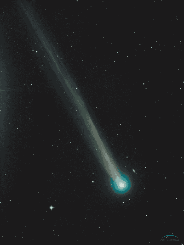 Cometa Swan nas Imagens Astronômicas da Semana Toda semana, no Programa Olhar Espacial, exibimos duas imagens astronômicas que se destacaram na semana que passou. E na última semana, apresentamos duas imagens do cometa que, embora descoberto recentemente, já se tornou sensação entre os astrônomos. Confira: Cometa Swan nas Imagens Astronômicas da Semana