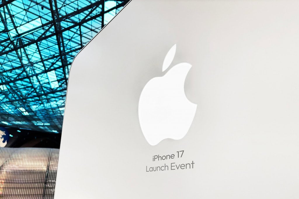 Site da Apple sai do ar antes de lançamento do iPhone 17 Chegou o grande dia! A partir das 14h, pelo horário de Brasília, a Apple irá apresentar sua nova linha de produtos. As novidades serão lançadas oficialmente em evento realizado na sede da empresa em Cupertino, na Califórnia, nos Estados Unidos. iphone 17 lançamento