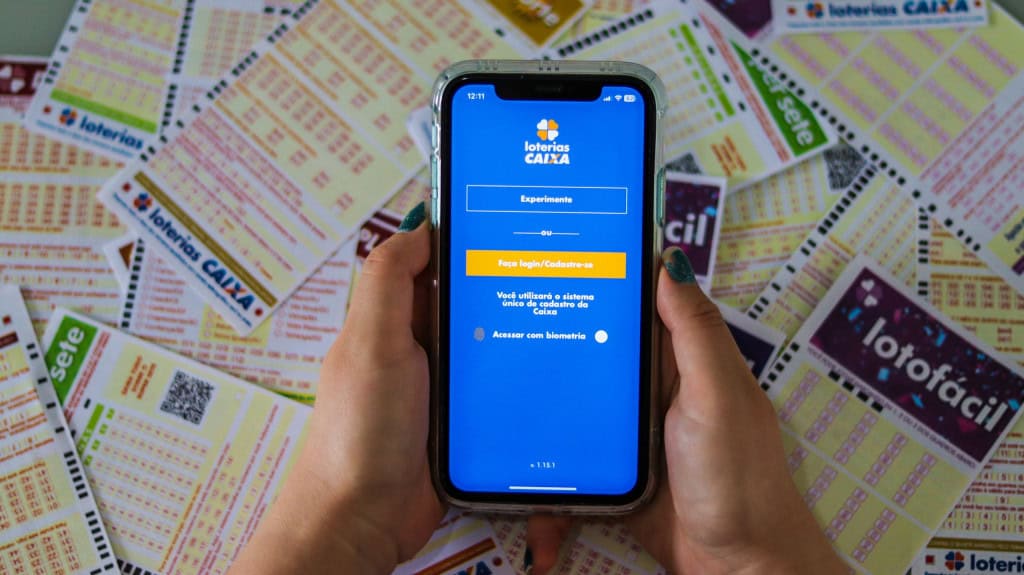 App da Loterias Caixa em um smartphone