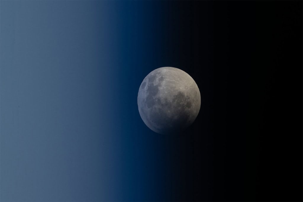 Eclipse e Lua ‘Amassada’ nas Imagens Astronômicas da Semana Toda semana, no Programa Olhar Espacial, exibimos duas imagens astronômicas que se destacaram na semana que passou. E na última edição, apresentamos duas imagens fantásticas do eclipse lunar de 7 de setembro. Confiram: Eclipse e Lua ‘Amassada’ nas Imagens Astronômicas da Semana
