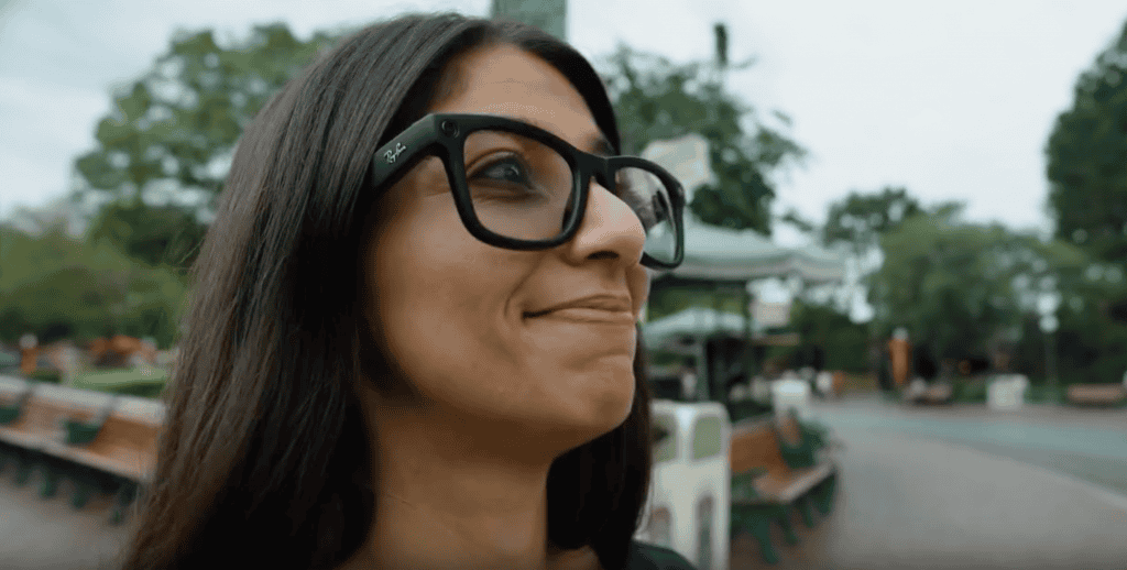 Meta vai deixar usuários experimentarem óculos inteligentes ‘sem compromisso’ A Meta anunciou sua nova geração de óculos inteligentes durante o evento anual Connect, na semana passada. Eles são os primeiros modelos com tela integrada da empresa e um deles, desenvolvido em parceria com a Ray-Ban, já está disponível no Brasil. Meta vai deixar usuários experimentarem óculos inteligentes ‘sem compromisso’