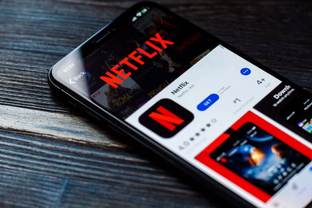 Elon Musk pede boicote à Netflix por conteúdo transgênero Elon Musk chamou pais a boicotarem a Netflix, acusando a plataforma de promover uma “agenda transgênero woke” para crianças. Em um meme compartilhado no X em 1º de outubro, a Netflix foi comparada a um Cavalo de Troia levando conteúdo considerado impróprio para os filhos. netflix