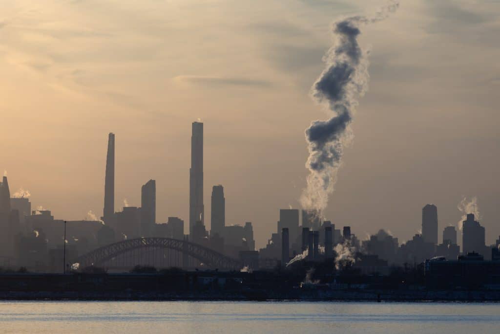 Estados Unidos solicitam quebra da regra sobre o limite da poluição do ar De acordo com o jornal The Washington Post, a Agência de Proteção Ambiental (EPA) pediu que a regra que reforçava os limites da poluição do ar por partículas finas fosse anulada. poluicao