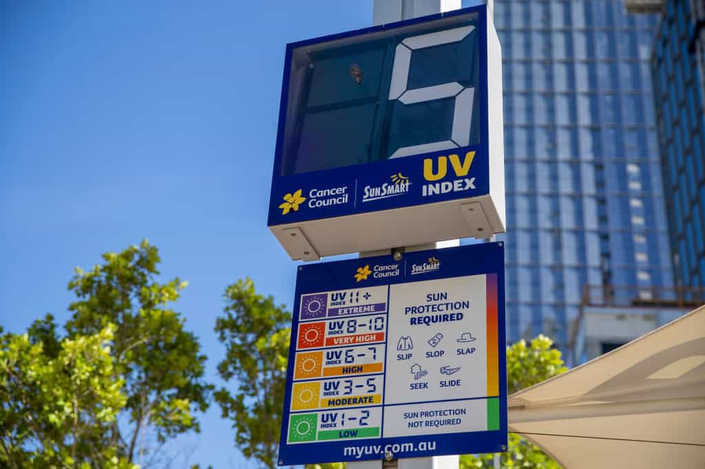 Placa eletrônica indicando o índice UV do dia