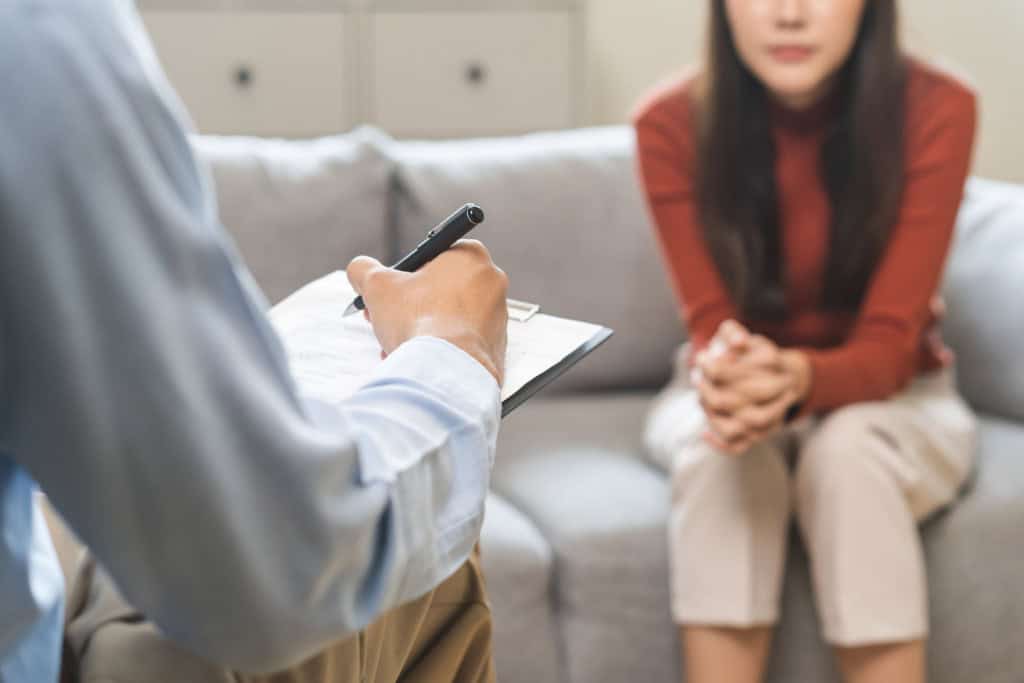 Perigo ou inovação? Startup aposta em IA para acelerar diagnósticos e consultas médicas Como seria ir ao seu médico e, no lugar de correr para descrever os sintomas, fosse possível encontrar alguém disposto a te ouvir sem pressa e que faça perguntas adequadas para entender o problema? Perigo ou inovação? Startup aposta em IA para acelerar diagnósticos e consultas médicas