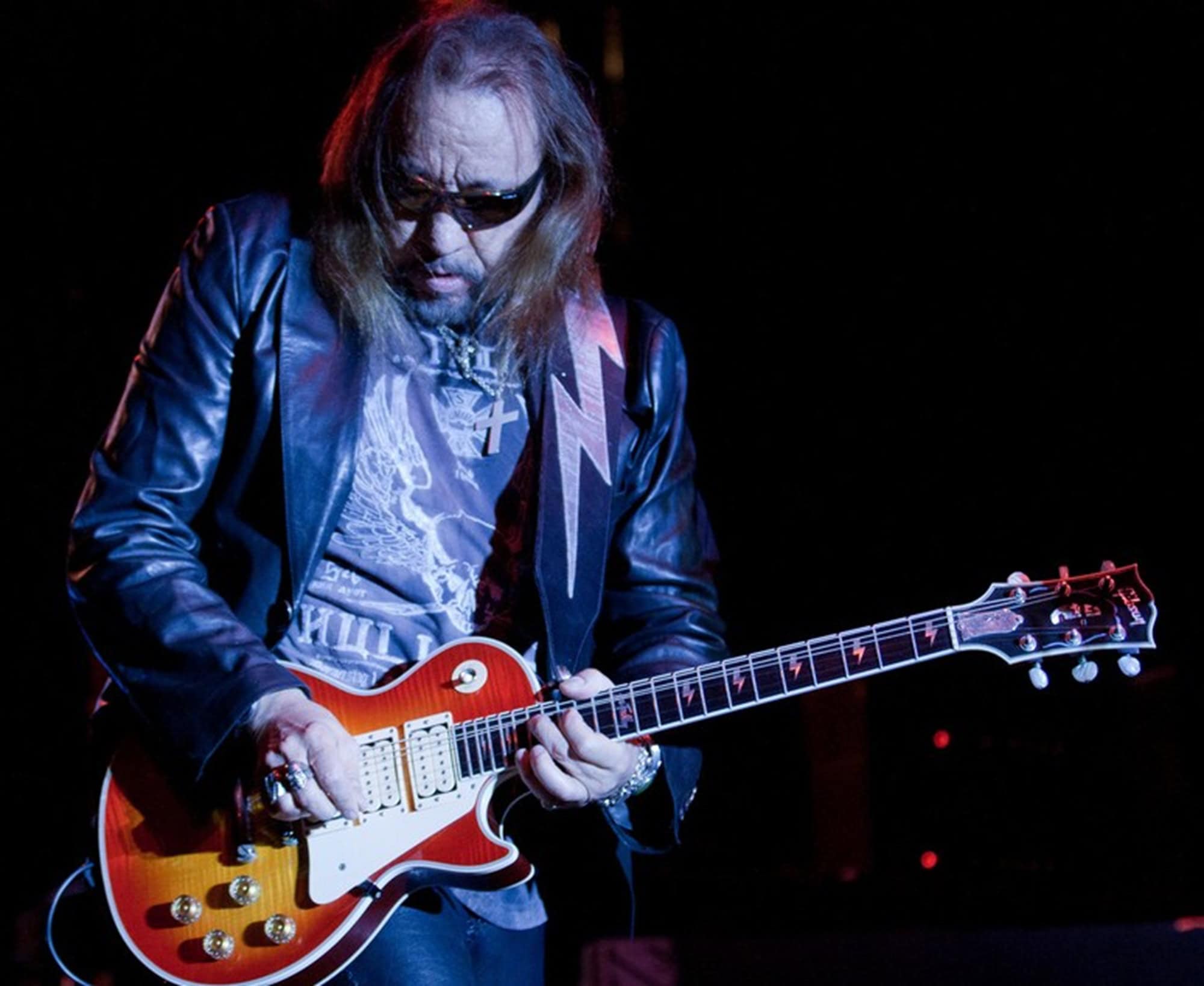 Kiss co-founder Ace Frehley dies after crash Kiss co-founder Ace Frehley dies after crash