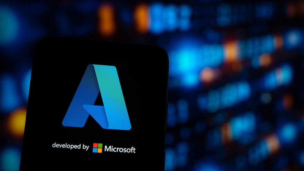 Celular com logomarca do Azure, da Microsoft, na tela