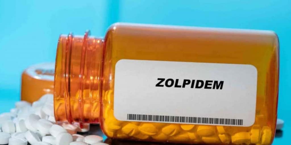 O que é Zolpidem? Conheça para que serve e quais são os riscos do remédio para dormir É possível que, nos últimos anos, você já tenha escutado o nome Zolpidem, provavelmente nas redes sociais, com jovens afirmando ter tomado o medicamento e passado por alguns efeitos colaterais intrigantes. Zolpidem