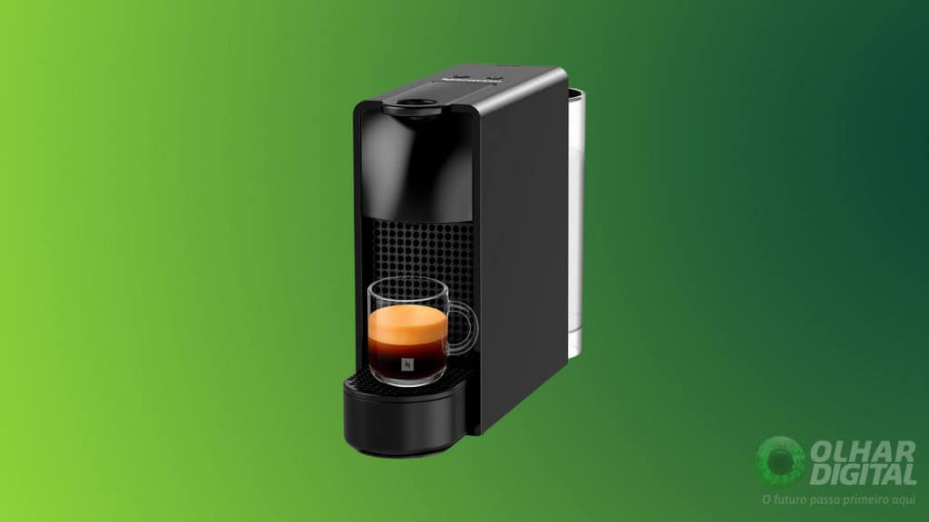 5 cafeteiras para quem ama café, mas não entende nada da bebida Para os amantes de um cafézinho que estão começando a explorar o amplo e complexo mundo do café, a escolha da cafeteira certa pode ser um desafio, mas é também um fator essencial para atingir uma bebida de melhor qualidade. Apresentaremos aqui algumas indicações de modelos de cafeteiras, destacando também suas principais características, vantagens, desvantagens e faixa de preço. Nespresso Essenza Mini