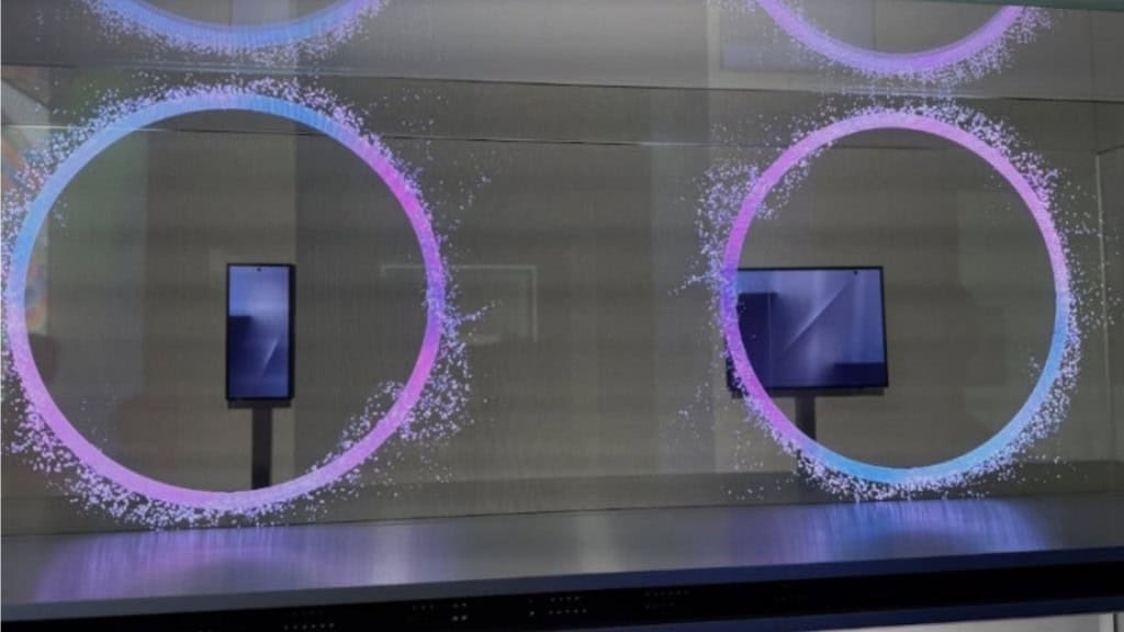 Galaxy Z TriFold: celular dobrável de três telas da Samsung deve chegar ainda em 2025 Depois de muita espera, especulações e vazamentos, a Samsung finalmente divulgou o smartphone Galaxy Z TriFold, que deve chegar às lojas até o final do ano. Galaxy Z TriFold: celular dobrável de três telas da Samsung deve chegar ainda em 2025