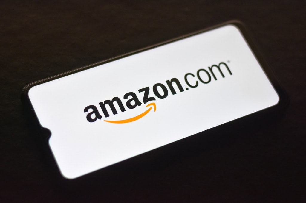 Como funciona o Amazon Mercado, que promete trazer supermercado para dentro de casa A Amazon estreou nesta semana o Amazon Mercado no Brasil. A modalidade permite comprar alimentos, produtos de limpeza, itens de beleza e até comida para pets através do site, sem sair de casa. amazon.com