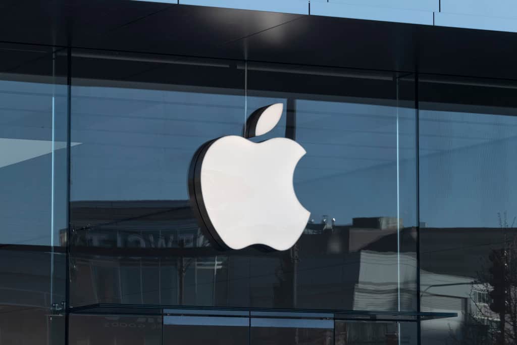 Com foco no conforto, Apple lança nova versão do Vision Pro Apesar do desempenho bem abaixo do esperado, a Apple decidiu não abandonar o seu projeto de óculos de realidade virtual. Após meses de muita especulação, a empresa lançou oficialmente nesta quarta-feira (15) o novo Vision Pro. Apple expande produção no Vietnã e aposta em robôs e dispositivos para casas inteligentes