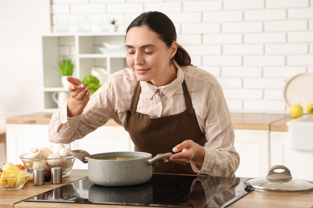 Quantos aromas o olfato humano é capaz de detectar? Sempre ouvimos que existem animais com excelente capacidade olfativa, como os cães, por exemplo, que têm narizes infinitamente mais aguçados do que os nossos. Mas um novo estudo revela que o olfato humano também é superpoderoso e pode detectar até 1 trilhão de aromas. Quantos aromas o olfato humano é capaz de detectar?