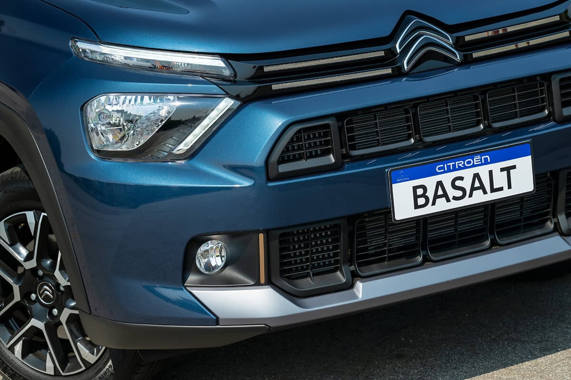 Citroën Basalt tira nota zero em teste de segurança; veja o vídeo