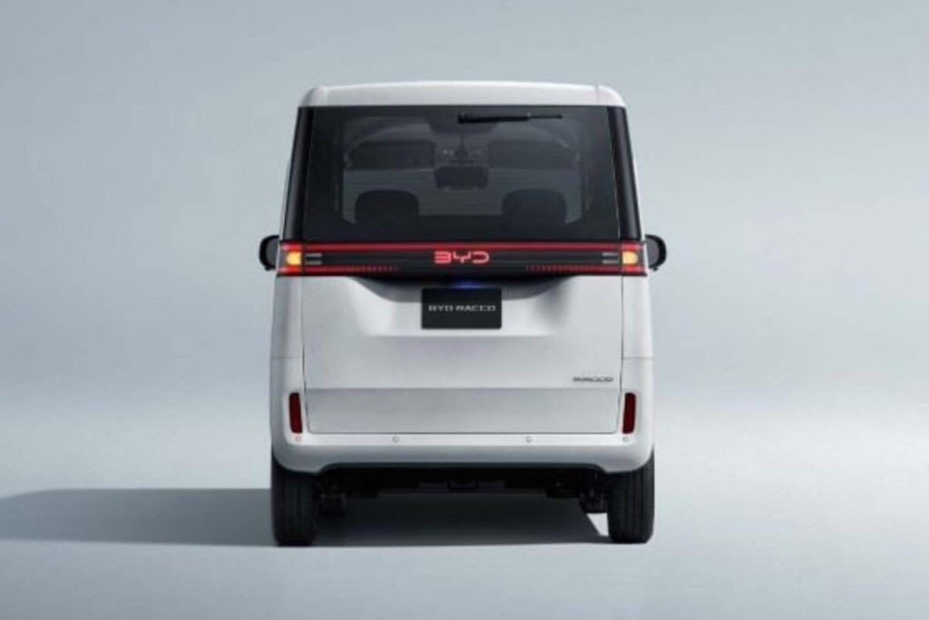 BYD apresenta modelo ‘diferentão’ no Japão; veja A BYD vem conquistando um mercado cada vez maior fora da China. De olho no Japão, por exemplo, a montadora apresentou nesta semana o seu primeiro kei car, menor categoria de veículos motorizados permitidos em vias expressas do país. BYD apresenta modelo ‘diferentão’ no Japão; veja