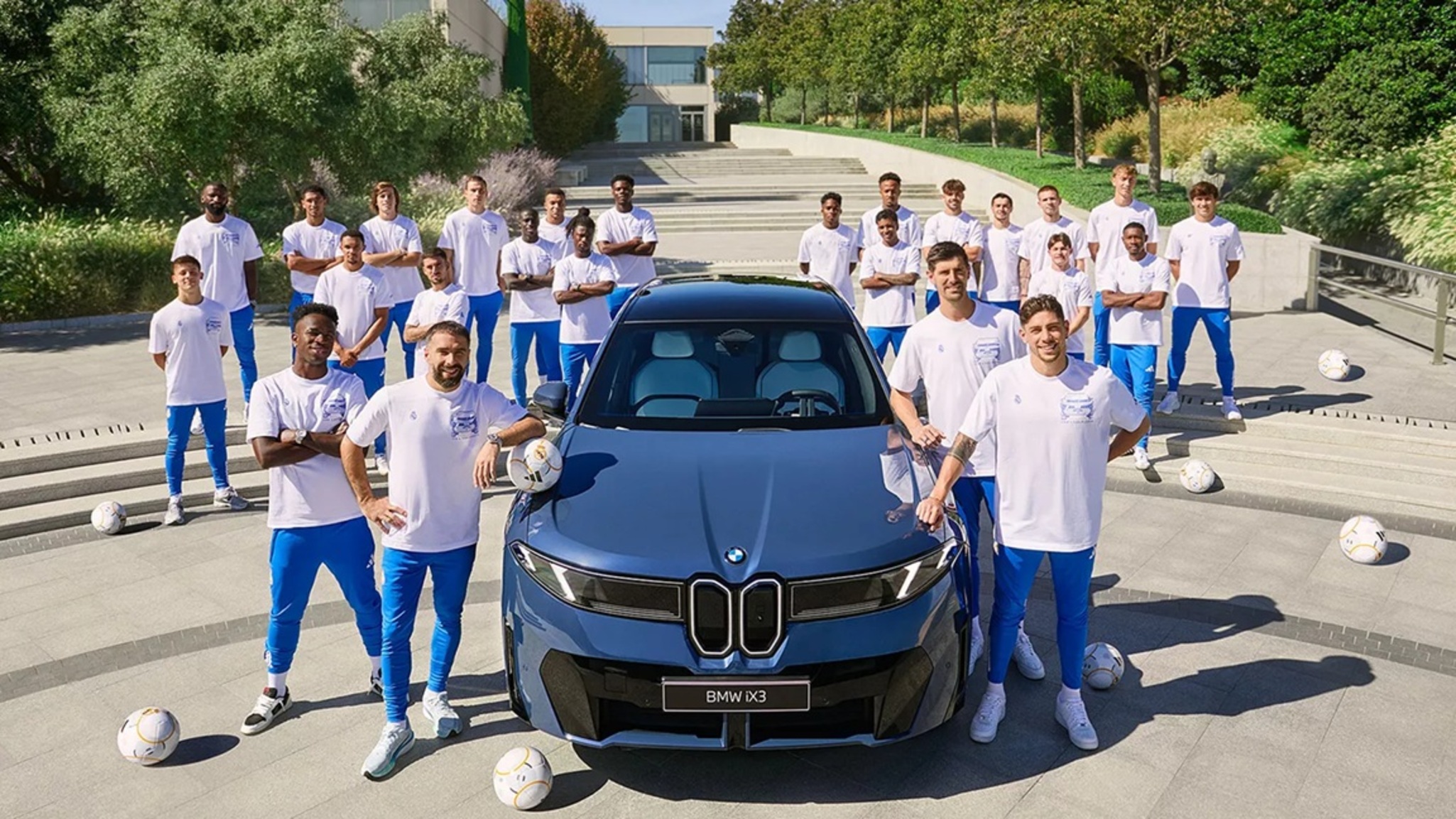 Real Madrid presenteia jogadores com carros de luxo; conheça os modelos