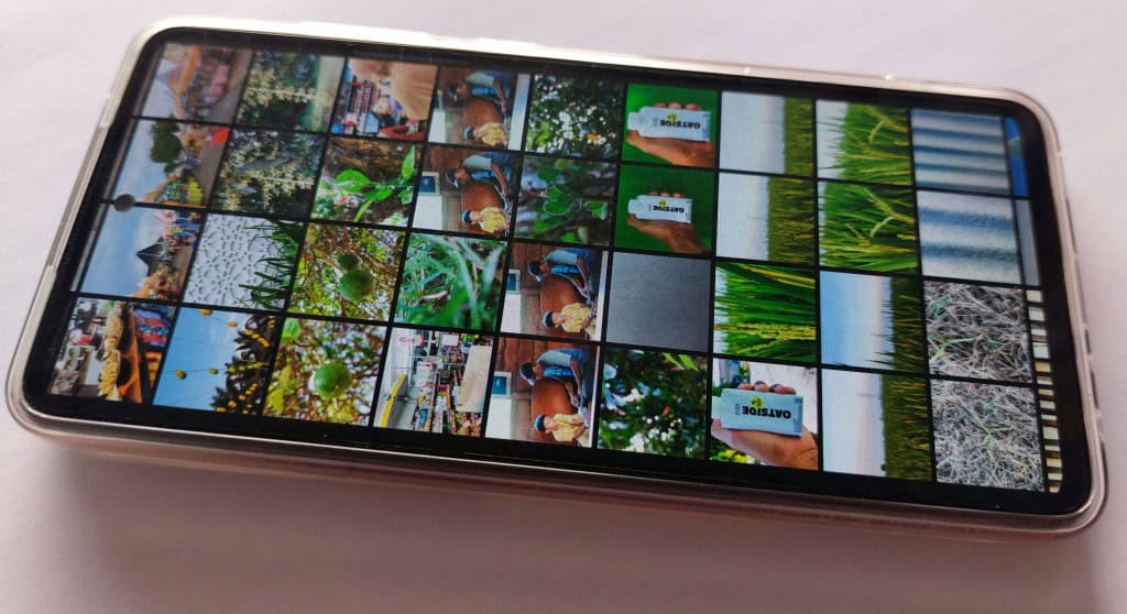 7 funções que podem mudar a forma de usar os celulares Samsung Descobrir funções pouco conhecidas do seu celular Samsung é o primeiro passo para elevar seu dispositivo de categoria de um simples acessório a uma central de produtividade e entretenimento. Imagem mostra tela da galeria de fotos de um celular Samsung