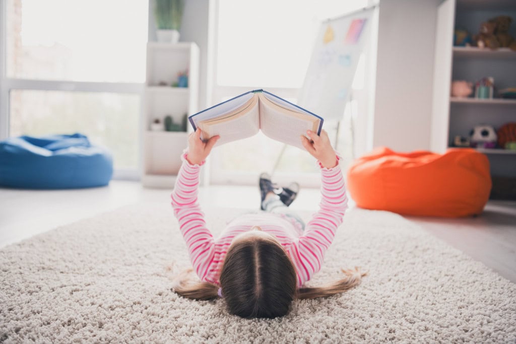 crianca leitura