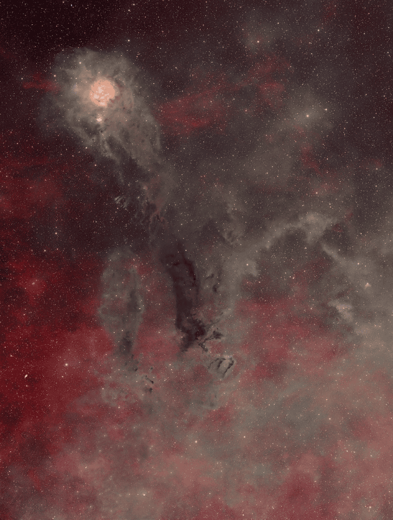 Tripleto do dragão e casulo nas Imagens Astronômicas da Semana Toda semana, no Programa Olhar Espacial, exibimos duas imagens astronômicas que se destacaram na semana que passou. E na última semana, apresentamos duas imagens publicadas no site APOD Brasil. Confira: Tripleto do dragão e casulo nas Imagens Astronômicas da Semana