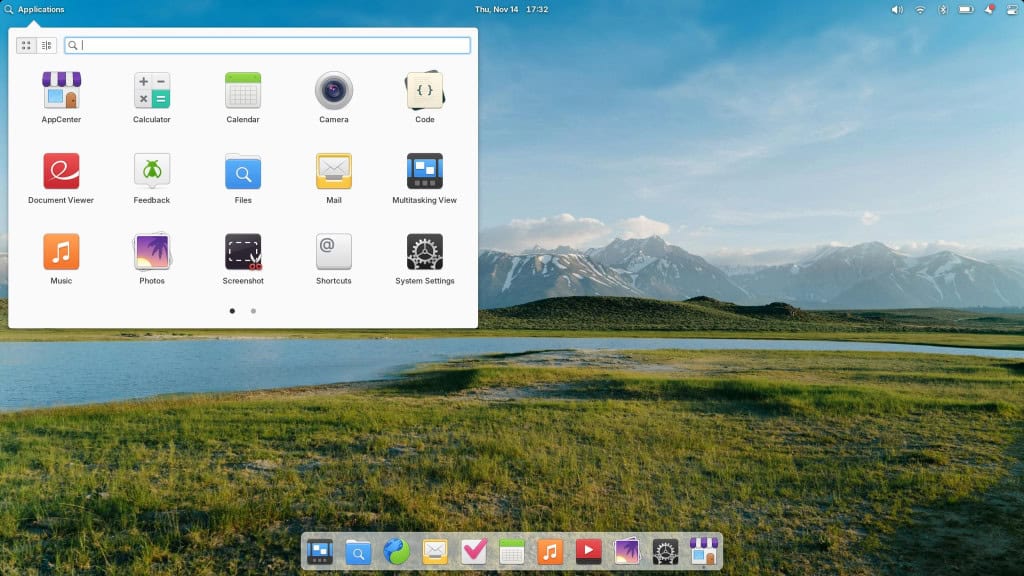 imagem mostra a área de trabalho da distribuição elementary OS com o lançador de aplicativos aberto, destacando a interface  e o dock na parte inferior