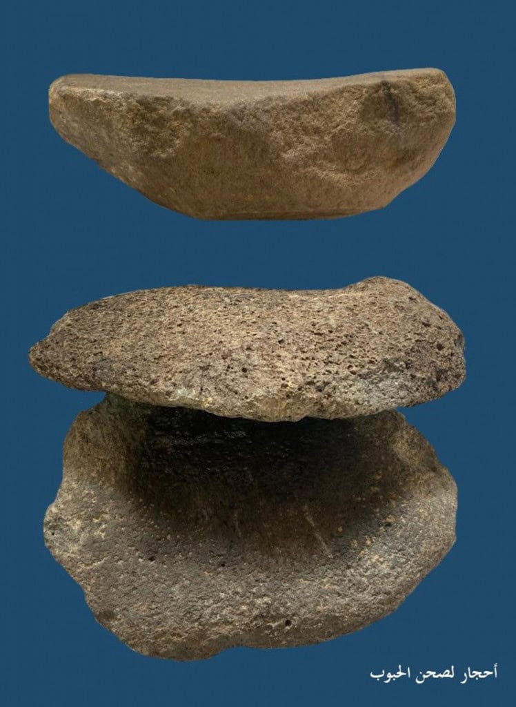 Fortaleza de 3.500 anos revela sistema de defesa do antigo Egito Uma equipe de arqueólogos egípcios descobriu uma fortaleza militar que remonta ao Novo Império, há 3.500 anos, no sítio arqueológico de Tell el-Kharouba, no Sinai do Norte. Trata-se de uma das maiores e mais importantes fortalezas descobertas na Rota de Guerra de Hórus, localizada perto da costa do Mediterrâneo, segundo o Ministério do Turismo e Antiguidades do Egito, e demonstra o “brilhantismo do planejamento militar dos reis”. escavacao egito