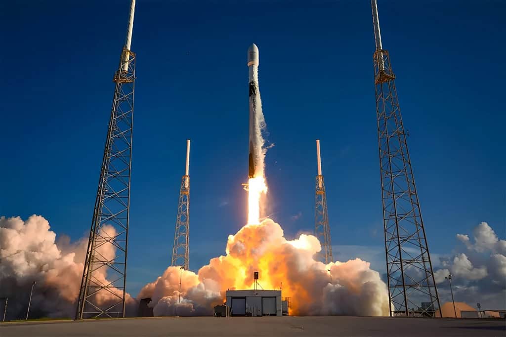 SpaceX pode dobrar valor de mercado e mira abertura de capital histórica em 2026 A SpaceX pode estar preparando o caminho para uma abertura de capital histórica. Segundo fontes próximas à empresa ao The Wall Street Journal, a companhia iniciou uma oferta secundária de ações que estabeleceria sua avaliação em US$ 800 bilhões (aproximadamente R$ 4,4 trilhões na cotação atual), um marco que a tornaria uma das empresas de capital fechado mais valiosas dos Estados Unidos. SpaceX pode dobrar valor de mercado e mira abertura de capital histórica em 2026
