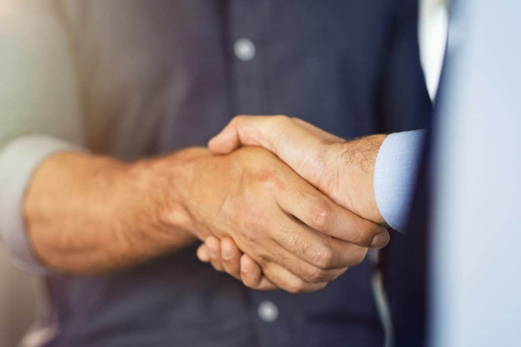 Competência e clareza nas relações são pilares para uma empresa ser considerada confiável (Imagem: Imagem: Ridofranz/iStock)