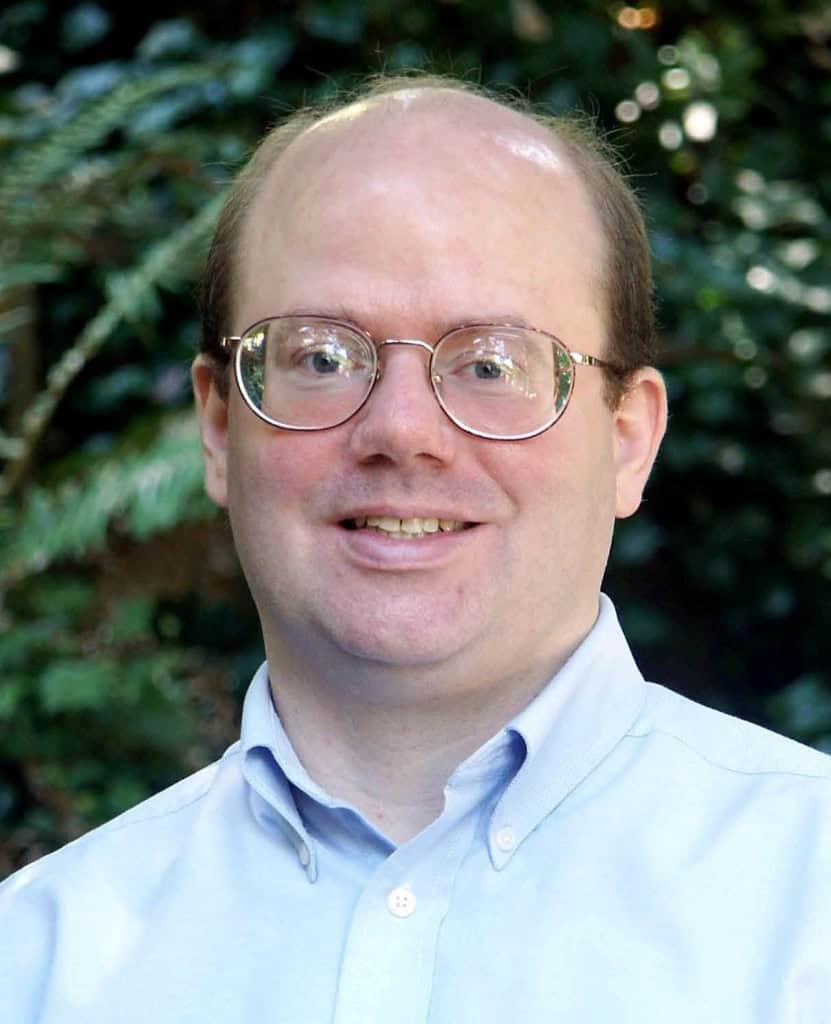 “Não existe viés”: CEO da Wikipédia responde a ataques de Musk e de cofundador dissidente O cofundador da Wikipédia, Larry Sanger, tem alimentado uma crescente campanha da direita contra a enciclopédia online, acusando-a de parcialidade liberal e de se afastar de seus princípios originais de neutralidade. Suas críticas, que já duram anos, agora, ganham apoio de figuras influentes, como Elon Musk, o senador Ted Cruz (R-Texas) e o comentarista Tucker Carlson. Larry Sanger