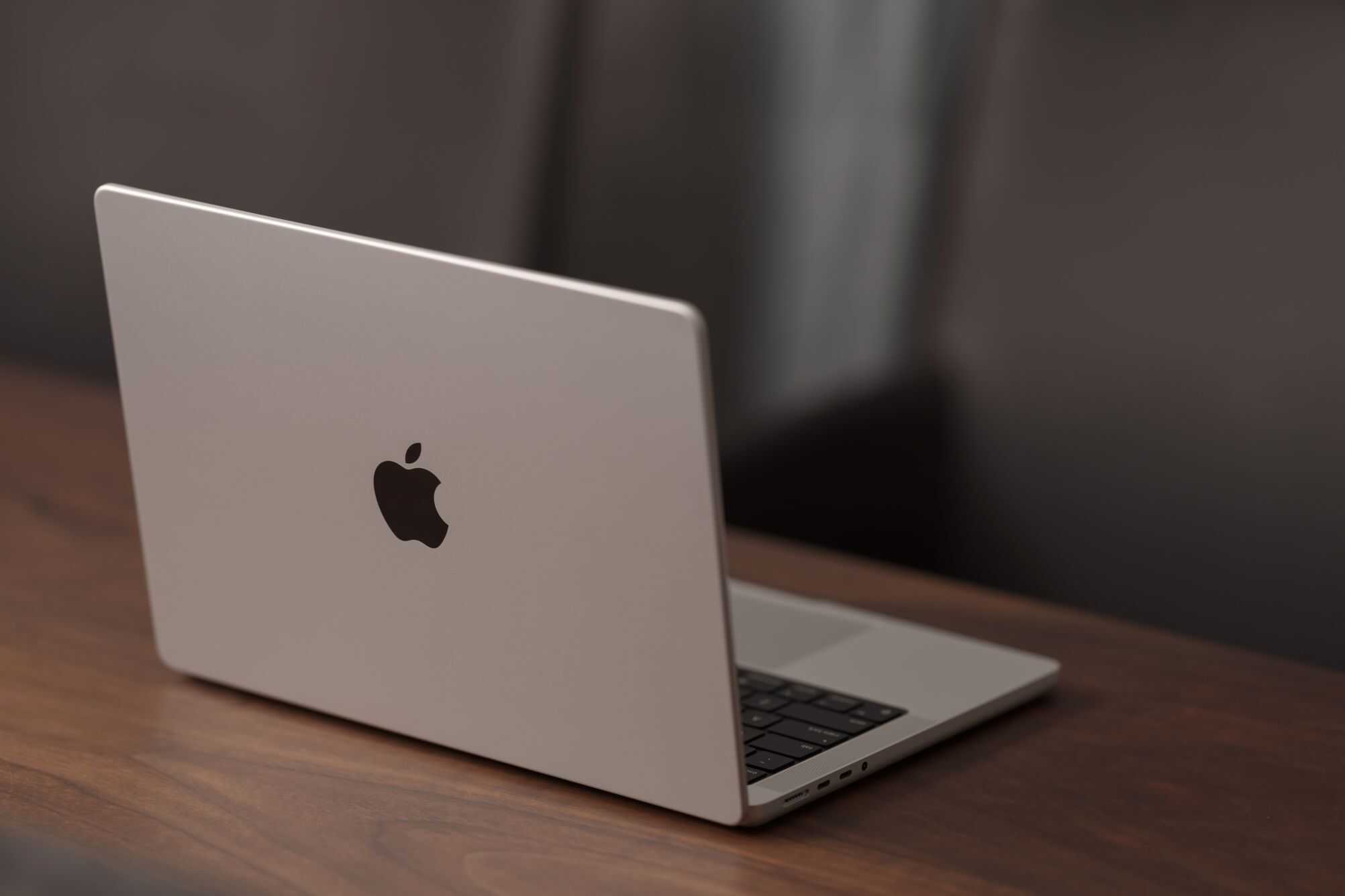 Apple rompe tradição e prepara primeiro MacBook com tela sensível ao toque
