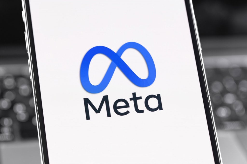 Logo da Meta em um smartphone