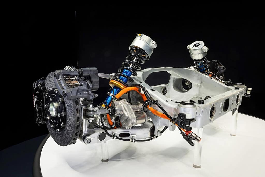 Ferrari revela detalhes do Elettrica, seu primeiro carro elétrico A Ferrari confirmou os primeiros detalhes do Elettrica, seu aguardado carro elétrico, que será lançado oficialmente em 2026. O anúncio foi feito durante um evento na sede da empresa, em Maranello, na Itália, e revelou informações sobre desempenho, tecnologia e design — embora o visual do modelo ainda permaneça em segredo. ferrari elettrica motor