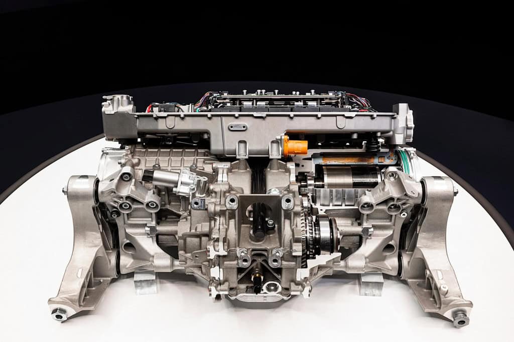 Ferrari revela detalhes do Elettrica, seu primeiro carro elétrico A Ferrari confirmou os primeiros detalhes do Elettrica, seu aguardado carro elétrico, que será lançado oficialmente em 2026. O anúncio foi feito durante um evento na sede da empresa, em Maranello, na Itália, e revelou informações sobre desempenho, tecnologia e design — embora o visual do modelo ainda permaneça em segredo. Ferrari revela detalhes do Elettrica, seu primeiro carro elétrico