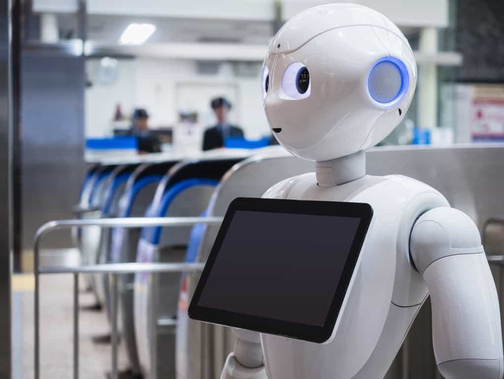 SoftBank aposta US$ 5,4 bilhões em robótica e inteligência artificial O SoftBank anunciou a aquisição da divisão de robótica do grupo suíço ABB em um negócio de US$ 5,4 bilhões, reforçando a estratégia da empresa japonesa de unir inteligência artificial (IA) e robótica. O acordo, que ainda depende de aprovação regulatória, marca um novo movimento do conglomerado em um setor que já havia explorado anteriormente com o robô Pepper, conhecido por suas promessas de “robô emocional” que não se concretizaram. pepper
