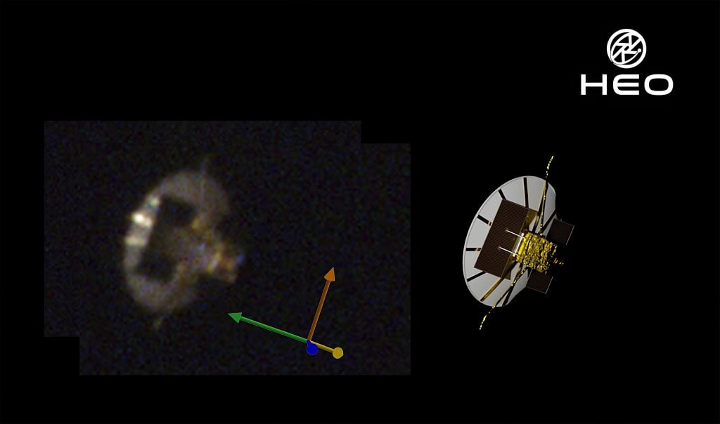 Imagens de satélite revelam segredos de espaçonave chinesa Uma empresa australiana chamada HEO (sigla em inglês para Robótica em Órbita Alta da Terra) conseguiu fotografar e modelar um misterioso satélite chinês momentos antes da reentrada da espaçonave Xinjishu Yanzheng-7 na atmosfera terrestre. Imagens de satélite revelam segredos de espaçonave chinesa