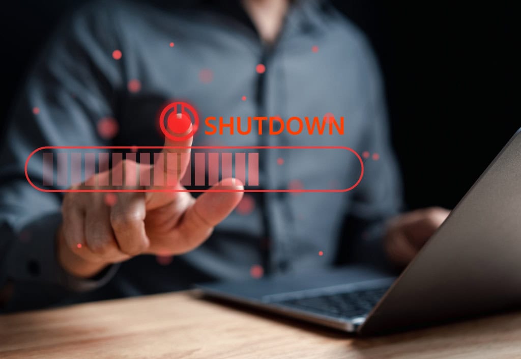 Paralisação nos EUA atrasa lançamentos de novos gadgets no setor de tecnologia A atual paralisação do governo dos EUA está afetando diretamente o setor de tecnologia, causando o adiamento de diversos lançamentos de dispositivos eletrônicos. O problema tende a piorar caso a paralisação continue