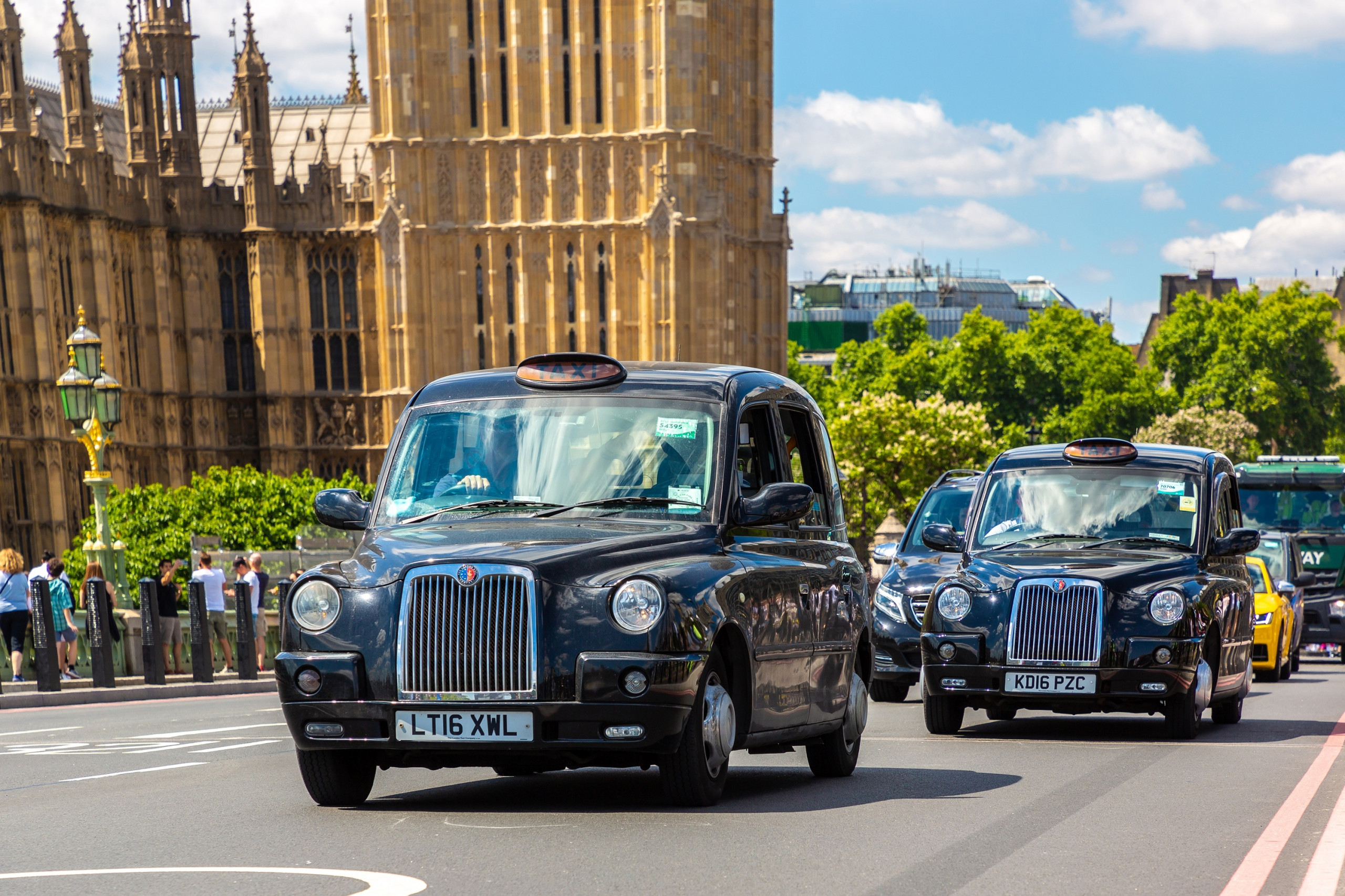 Os icônicos táxis pretos de Londres ganharão a concorrência de robôs