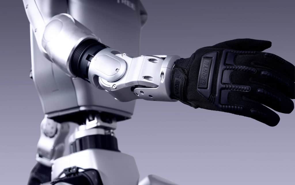 MMA dos robôs? Depois da Tesla, empresa chinesa mostra robô lutando A empresa chinesa Unitree Robotics divulgou um novo vídeo que mostra seu robô humanoide G1 realizando movimentos complexos de Kung Fu, incluindo saltos mortais e giros rápidos, sem perder o equilíbrio. O registro de 45 segundos foi publicado no dia 13 de outubro no canal oficial da companhia no YouTube e também em sua conta no X (antigo Twitter). MMA dos robôs? Depois da Tesla, empresa chinesa mostra robô lutando