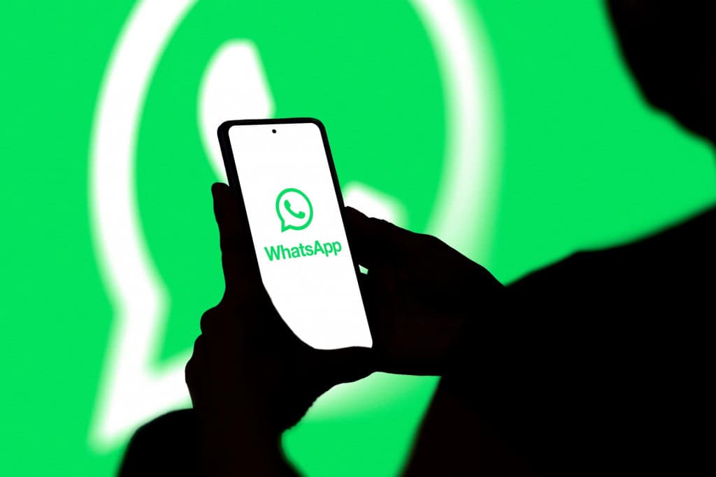 WhatsApp vai adicionar nova opção de segurança para usuários; veja como usar O WhatsApp está reforçando a segurança dentro do aplicativo. A empresa anunciou a possibilidade de usar criptografia de ponta a ponta para proteger backups de conversas. O recurso funciona através de senha, reconhecimento facial ou impressão digital. whatsapp
