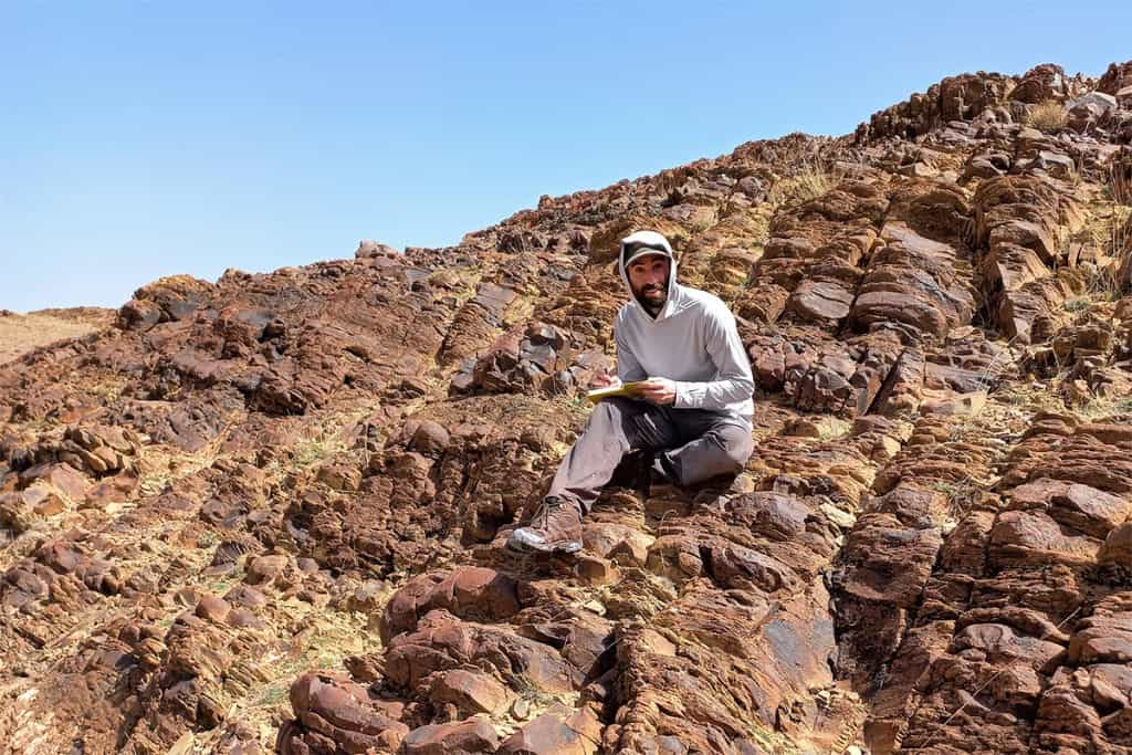 Rochas revelam segredo do magnetismo da Terra guardado por meio bilhão de anos Rochas vulcânicas formadas há cerca de 560 milhões de anos, no sul do Marrocos, revelam que o campo magnético da Terra não era tão instável quanto se acreditava. Em vez de variações aleatórias, ele seguia ciclos de enfraquecimento e reorganização, impulsionados por transformações no interior do planeta. Rochas revelam segredo do magnetismo da Terra guardado por meio bilhão de anos