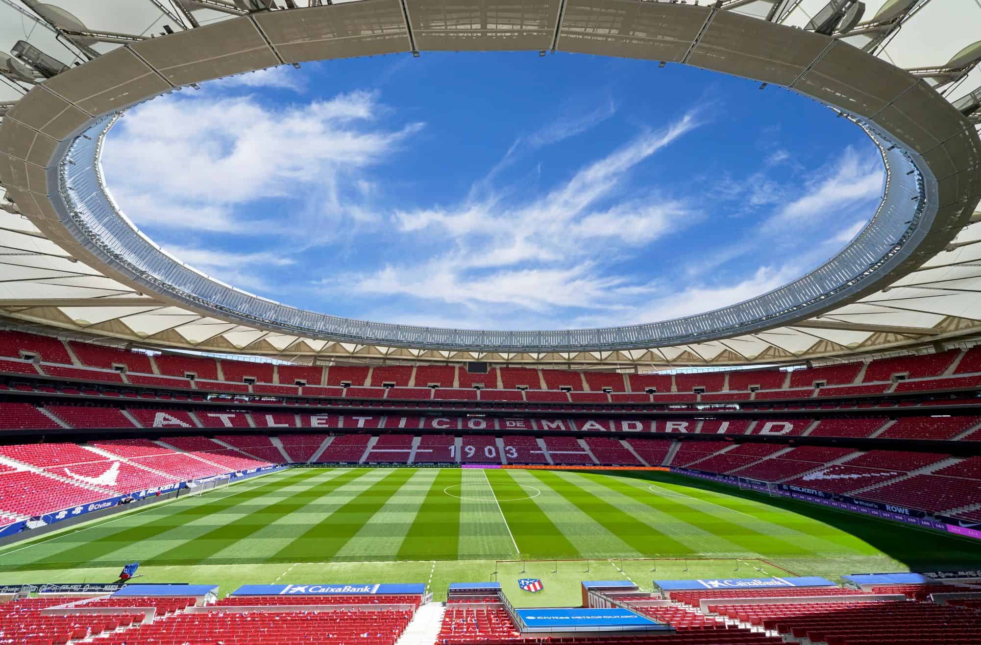 Estádio do Atlético de Madrid inova com faixa de LED de 360º