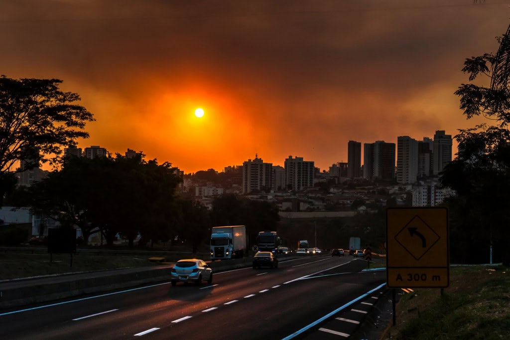 Brasil pode sofrer com tempestades em algumas regiões; confira Nesta quinta-feira (13), o Instituto Nacional de Meteorologia (Inmet) divulgou alertas de tempestades em nove estados brasileiros e de chuvas intensas em outros dez para até esta sexta-feira (14). Entardecer em Marília (SP)