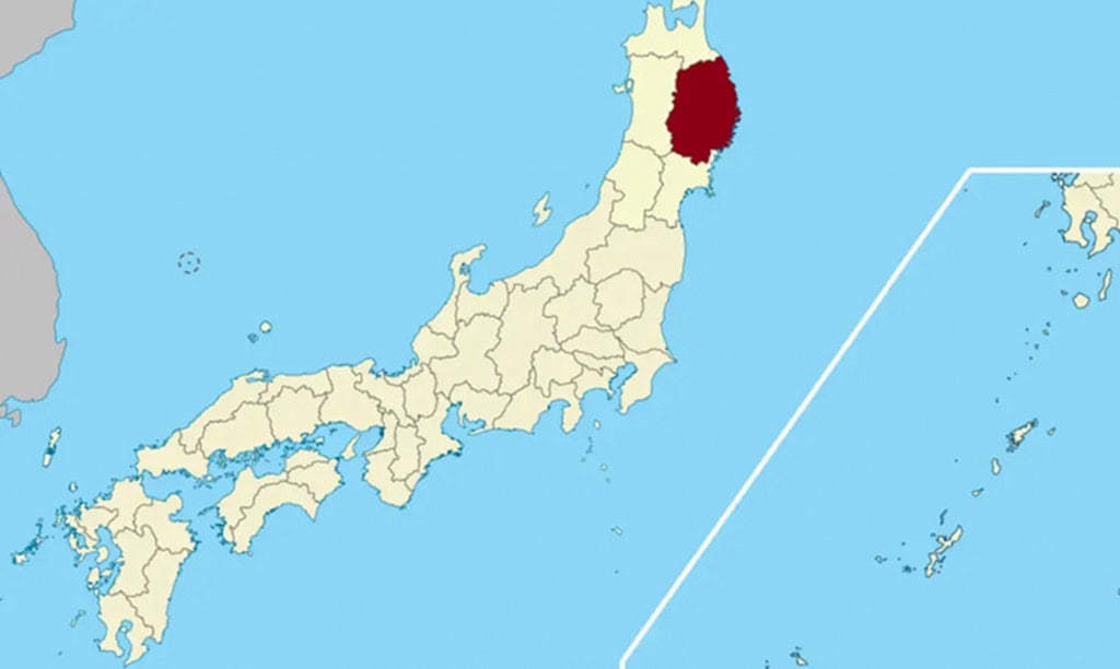 Japão emite alerta de tsunami neste domingo (9) O Japão emitiu neste domingo (9) um alerta de tsunami para a prefeitura de Iwate, no norte do país. O evento foi observado a 70 quilômetros da costa e pode atingir a região em breve, segundo a emissora pública NHK. Japão emite alerta de tsunami neste domingo (9)