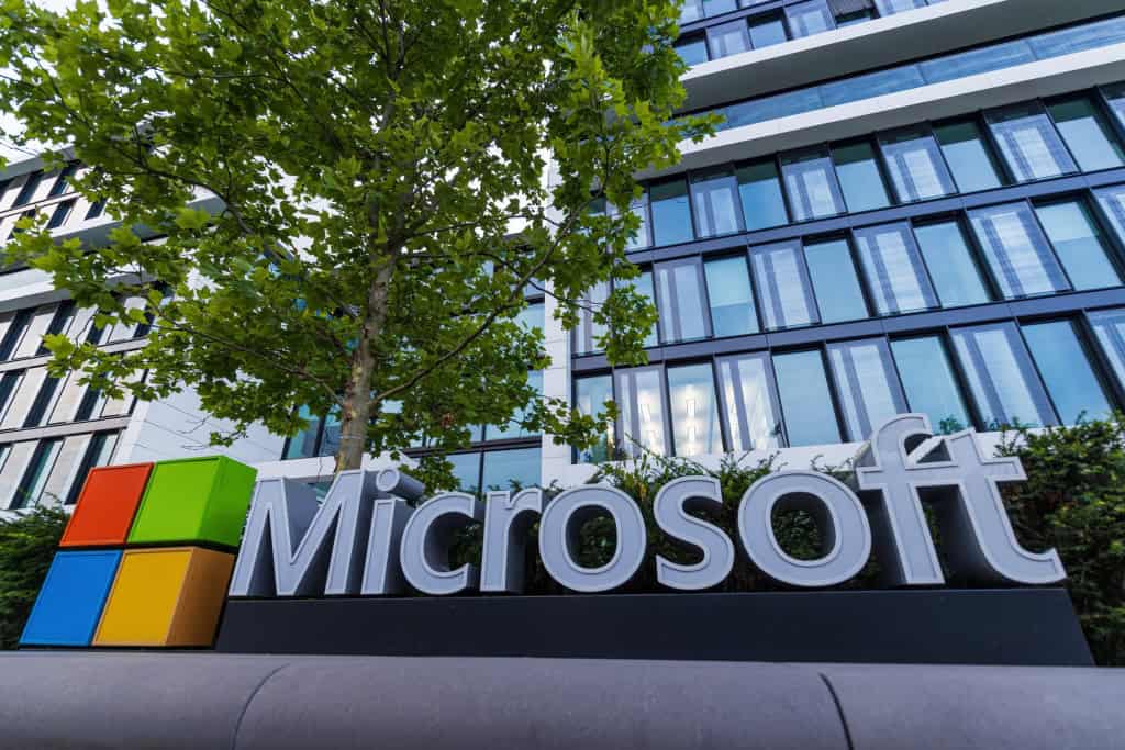 Microsoft reforça infraestrutura de IA com acordo multibilionário com IREN