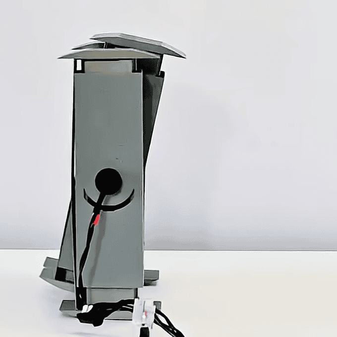 TARS3D caminhando de perfil