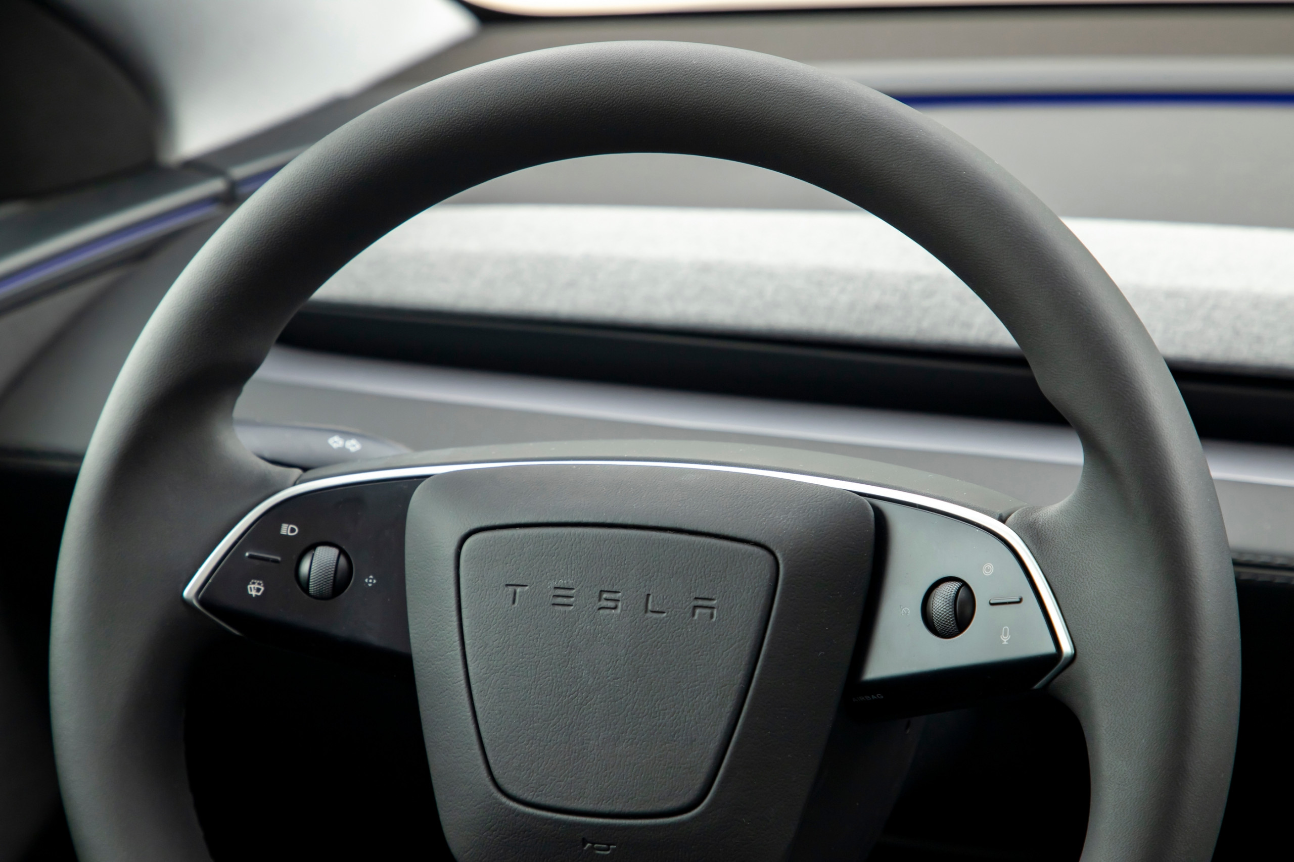 Tesla enfrenta novo processo judicial por morte em acidente com Model S