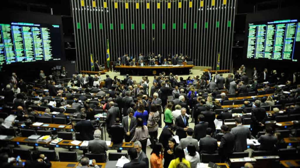 Senado: marco legal do Sistema de Pagamentos Brasileiro vai dar mais segurança ao Pix A Comissão de Assuntos Econômicos (CAE) do Senado aprovou o PL 2926/23, que estabelece um novo marco legal para o Sistema de Pagamentos Brasileiro (SPB). Congresso
