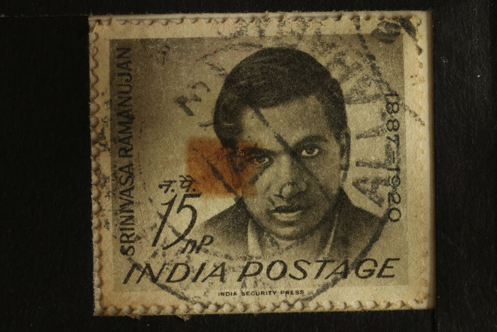 O gênio indiano dominava frações contínuas, equações modulares e funções zeta antes desconhecidas na prática.