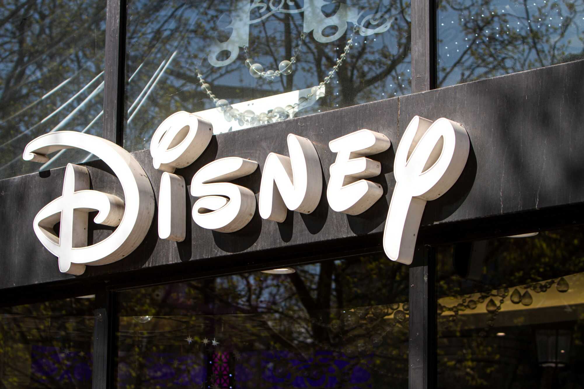 Disney acusa Google de violação de direitos autorais em treinamento de IA