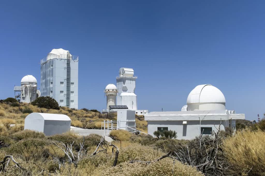 Imagem do observatório Teide, onde se encontra o telescópio GREGOR